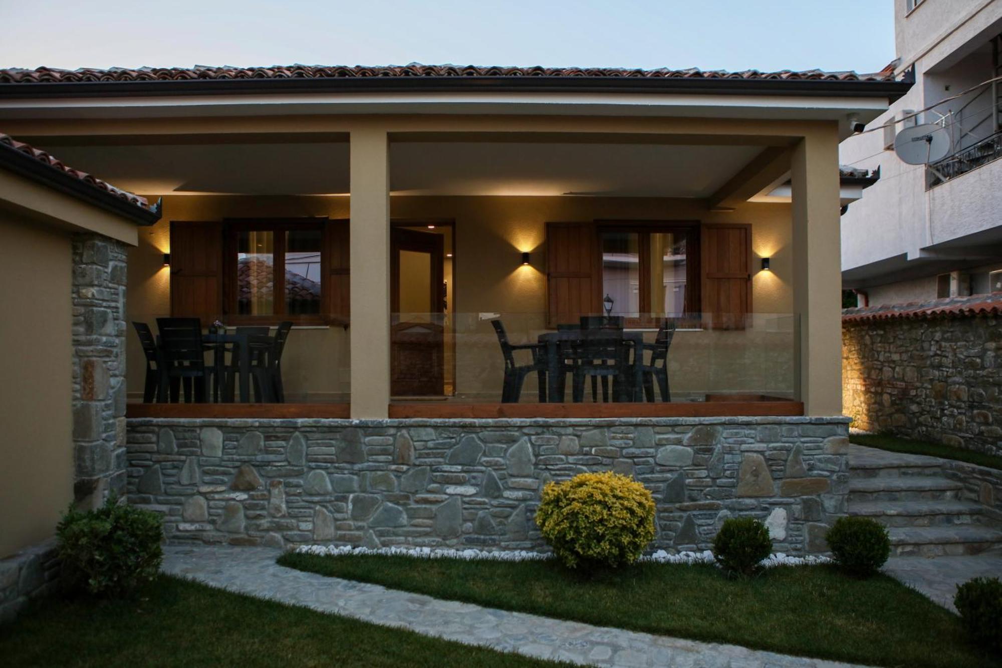 Villa Zoi A Stay To Remember I Located Inside The Castle Of Elbasan, On A Historic Roman Road Via Egnatia I Homemade Breakfast Eksteriør billede