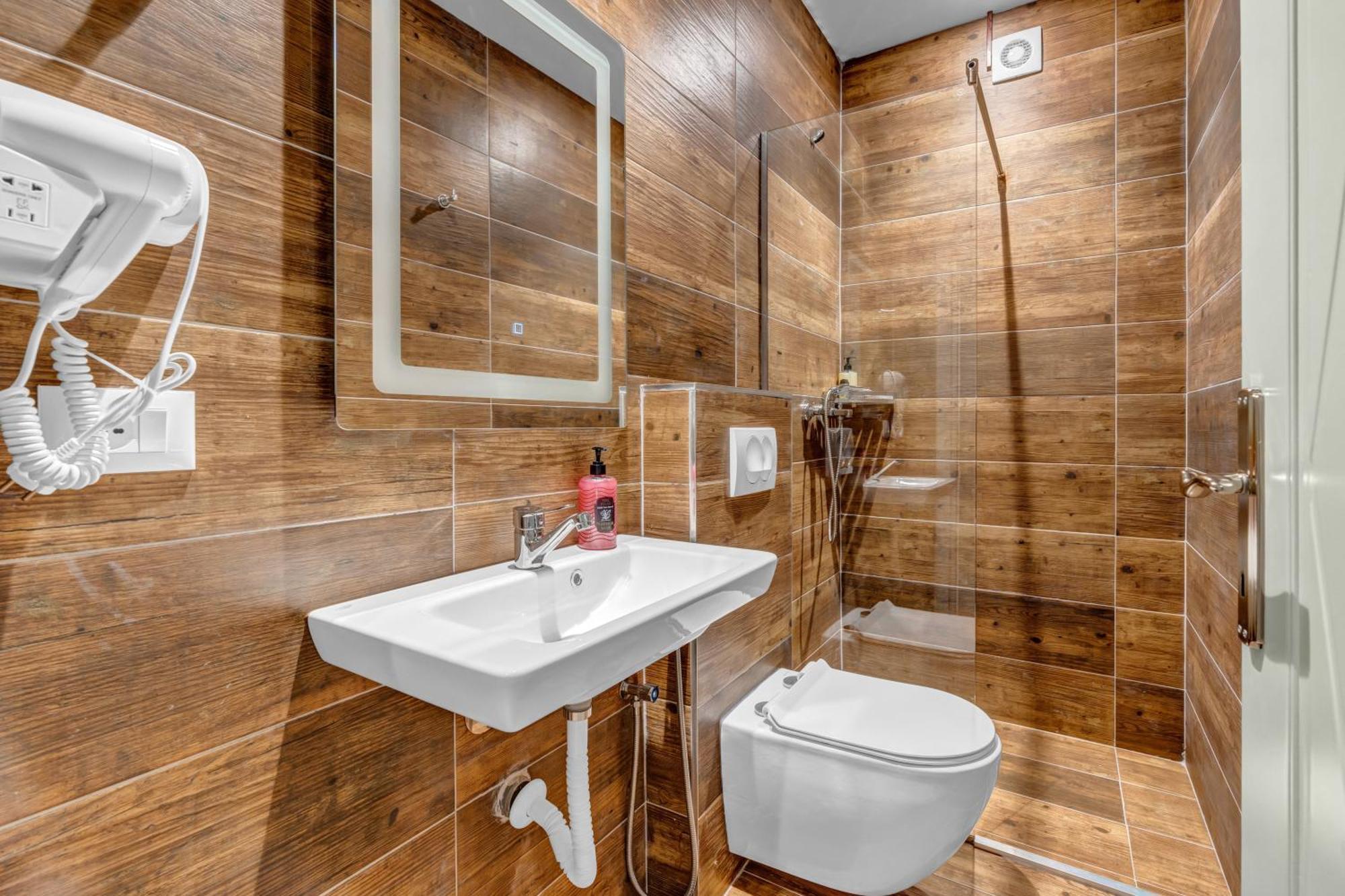 Villa Zoi A Stay To Remember I Located Inside The Castle Of Elbasan, On A Historic Roman Road Via Egnatia I Homemade Breakfast Eksteriør billede